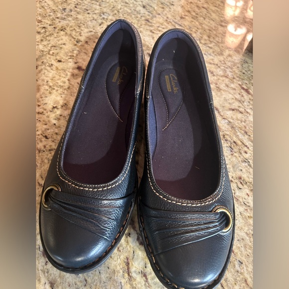 Clark’s navy leather Dutchess slip on flat. NWOB size 10W - Picture 1 of 8